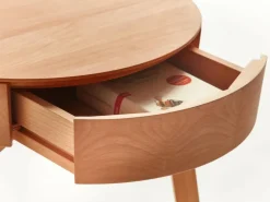 Grüne Erde Bettkästchen/Beistelltisch Mitsu mit einer Schublade, ø 50 cm,