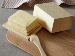 Grüne Erde Butterdose aus Eschenholz, geölt, 14 x 10,5 x 7,5 cm