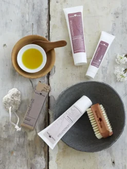 Grüne Erde Handbürste, ca. 9 x 4,5 cm, Birnbaumholz