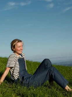 Grüne Erde Latzhose aus Bio-Baumwolle, 36 dark denim, 36, GOTS