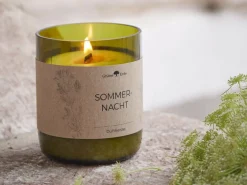 Grüne Erde Natürliche Rapswachskerze SOMMERNACHT im rezyklierten Glas, Holzdocht, 325 ml, H 9,5 cm, ø 8,5 cm