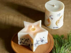 Grüne Erde Natürliche Rapswachskerze mit Hibiskusblüten, in Sternenform, ohne Duft, H 6 cm, ø 11 cm