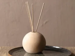 Grüne Erde Raumduft Diffuser aus Zirbenholz, rund ø 9 x H 8 cm