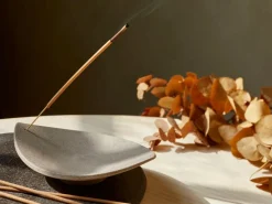 Grüne Erde Räucherstäbchenhalter aus Basalt, unglasiert, 17 x 9,5 x 3,5 cm