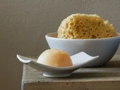 Grüne Erde Schälchen aus Keramik, weiß, rund, ca. ø 14,5 x 5,5 cm