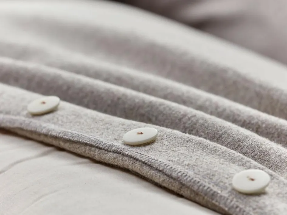 Grüne Erde Set: Sofakissen mit Überzug, , Überzug: Wollstoff Tano Natur (79), Füllung: 100 % Schurwolle , mit verdeckter Knopfleiste