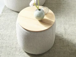 Grüne Erde Sofatisch/Hocker Tambor mit Stauraum u. Holzdeckel, H 34,3 cm, Ø 39 cm, Bezug Wollstoff Tano Natur Dunkel (81),