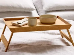 Grüne Erde Tabletttisch Torebu aus Eiche