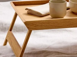 Grüne Erde Tabletttisch Torebu aus Eiche