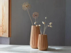 Grüne Erde Vase aus Erlenholz, Kannelur, H 17,5 cm, geölt, inkl. Glaseinsatz