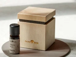 Grüne Erde Zirbenduftspender mit Filz und Holzgewinde für Zirbenöl, 7 cm x 7 cm x 8,5 cm